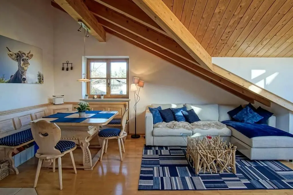 Luxury Living Near Weissensee +Balcony +Netflix Fussen Apartment
