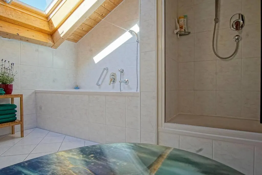 Apartment Luxury Living Near Weissensee +Balcony +Netflix Fussen Germany