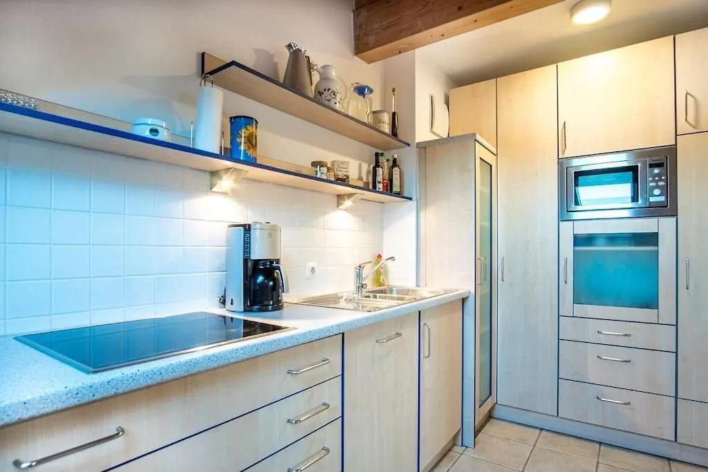 Luxury Living Near Weissensee +Balcony +Netflix Fussen 0*,  Germany