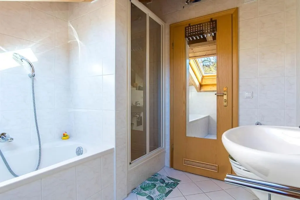 Luxury Living Near Weissensee +Balcony +Netflix Fussen 0*,